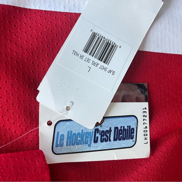 Brett Hull Autographed Red Wings Jersey - Picture 5 of 6
